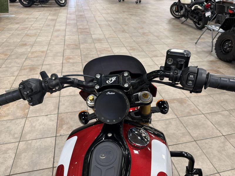 Used 2025 Indian Motorcycle 101 SCOUT WHITE MTLC WGRFX TEC Image 23