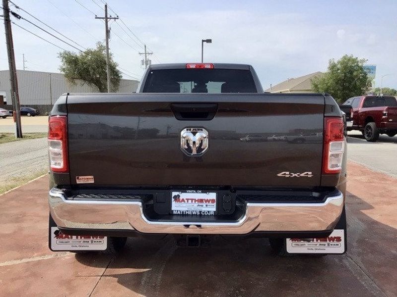 2024 RAM 3500 Tradesman Crew Cab 4x4 8