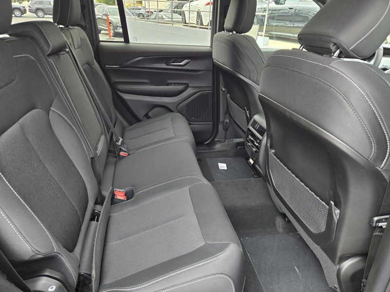 New 2026 Jeep Grand Cherokee Laredo X 4x2