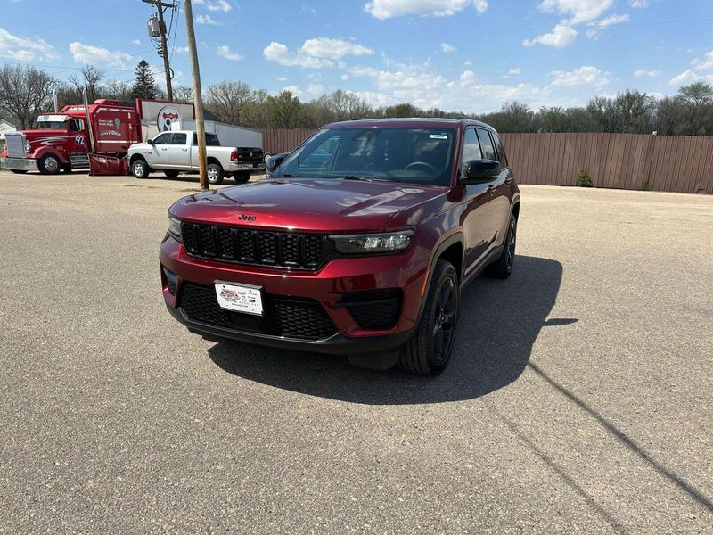 2022 Jeep Grand Cherokee AltitudeImage 4