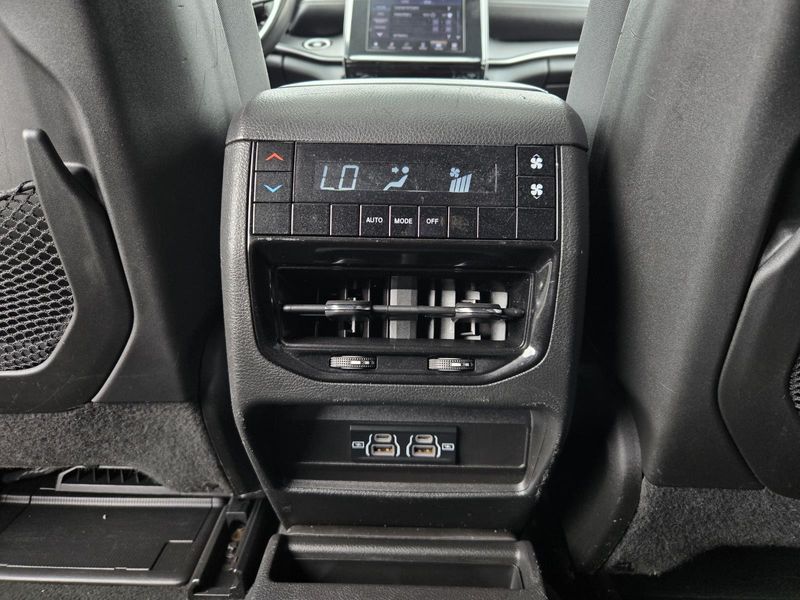 Used 2024 Jeep Grand Cherokee L Laredo X 4x2