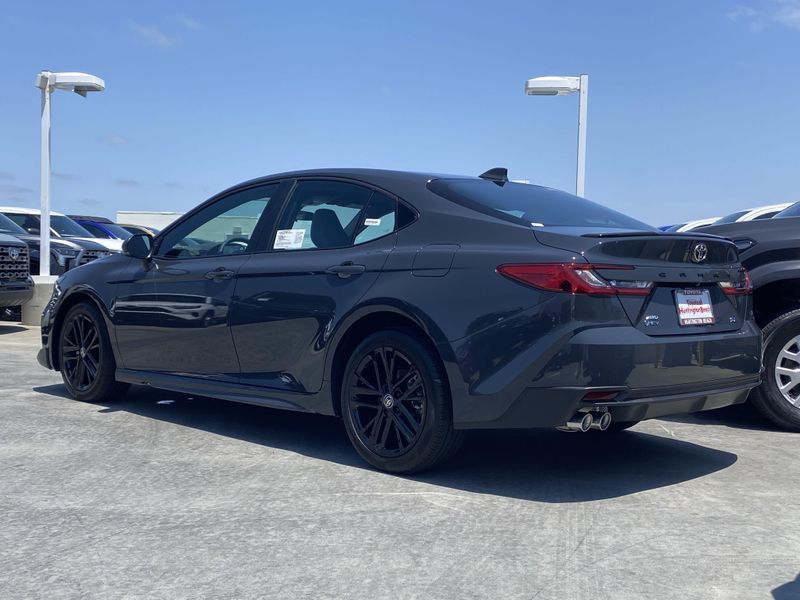 New 2025 Toyota Camry SEImage 5