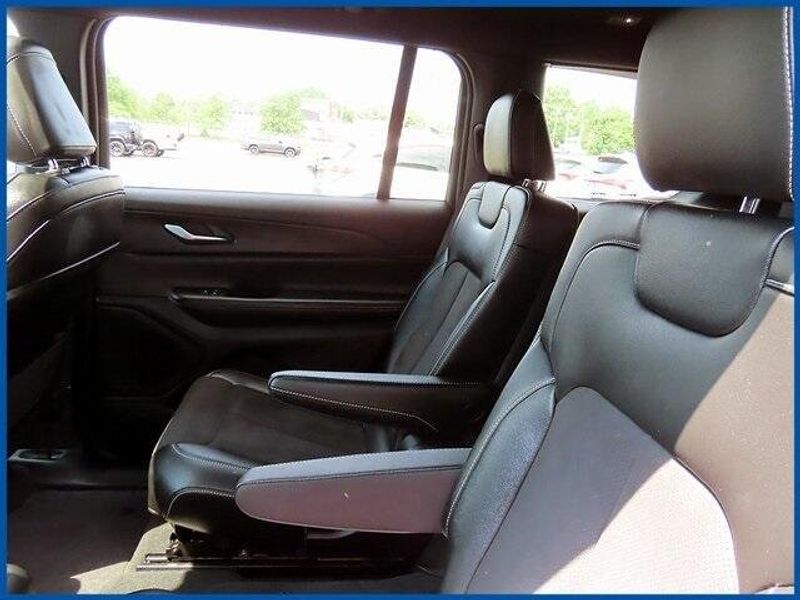 2024 Jeep Grand Cherokee L Altitude XImage 10