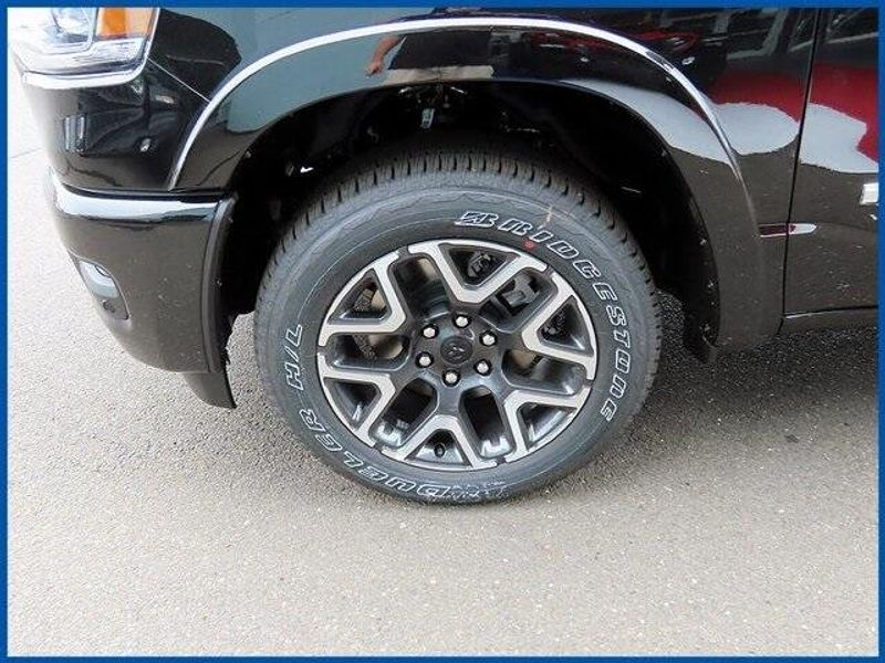 New 2025 RAM 1500 LaramieImage 4