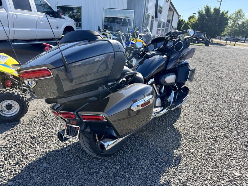 Used 2018 Yamaha 1800 STAR VENTURE TC Image 2
