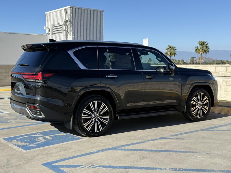 New 2026 Lexus LX 700h LuxuryImage 11