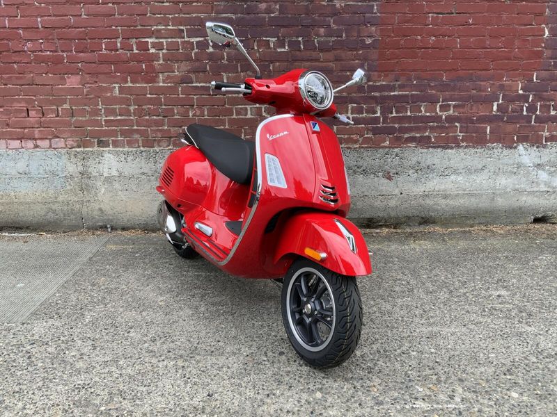 New 2025 Vespa GTS SUPER 300 