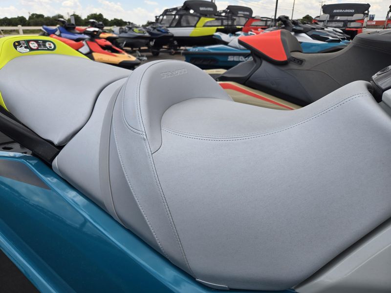 2025 SEADOO GTI SE 130 WITH SOUND SYSTEM IDF TEAL BLUE AND MANTA GREEN Image 10