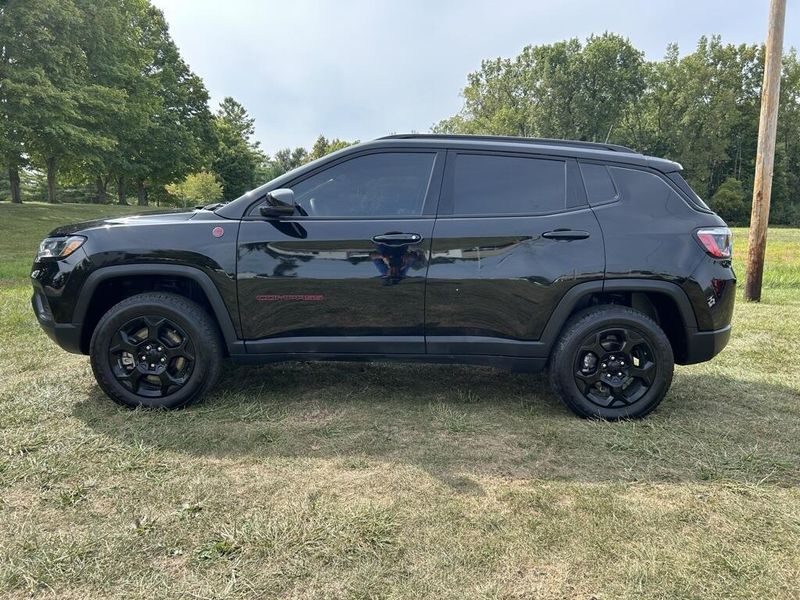 2023 Jeep Compass Trailhawk photo 3