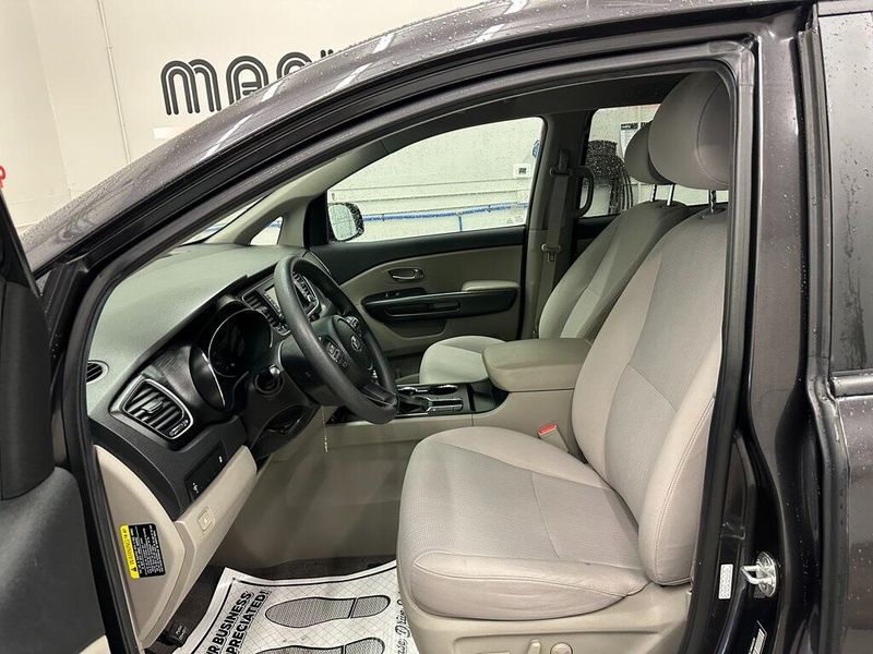 2021 Kia Sedona LXImage 20