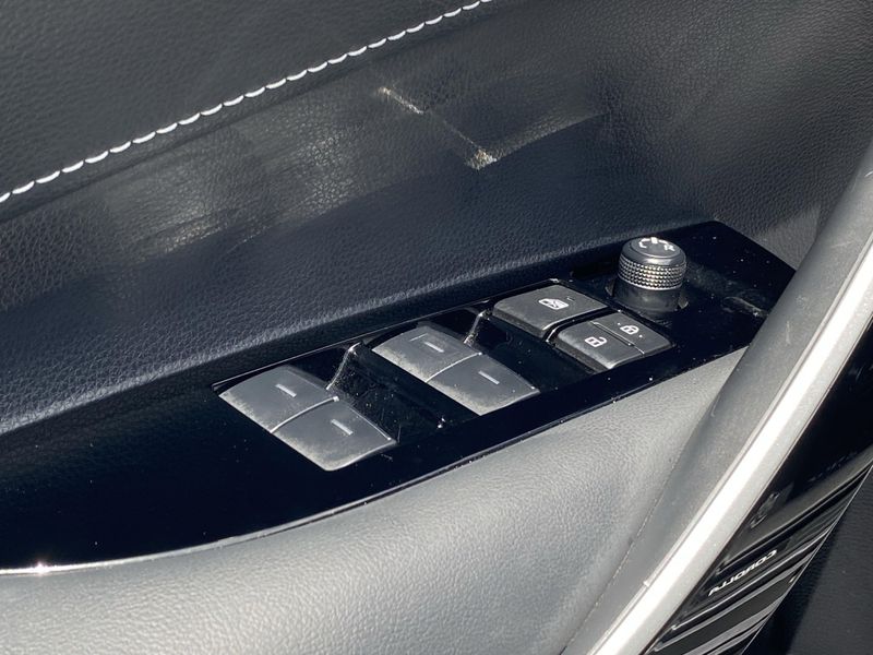 Used 2025 Toyota Corolla Hatchback XSEImage 17