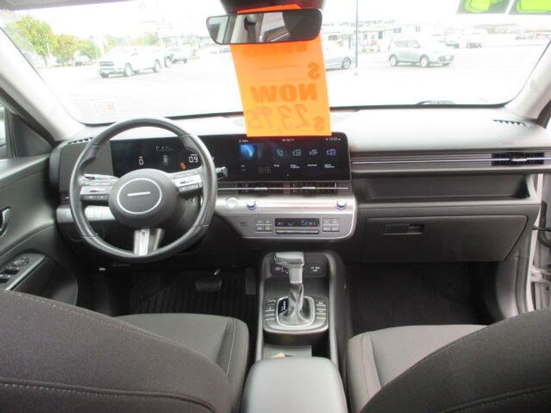 Used 2024 Hyundai Kona SELImage 27