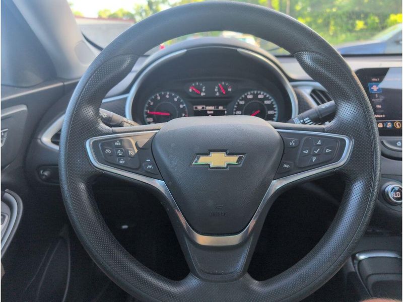 2023 Chevrolet Malibu LTImage 21