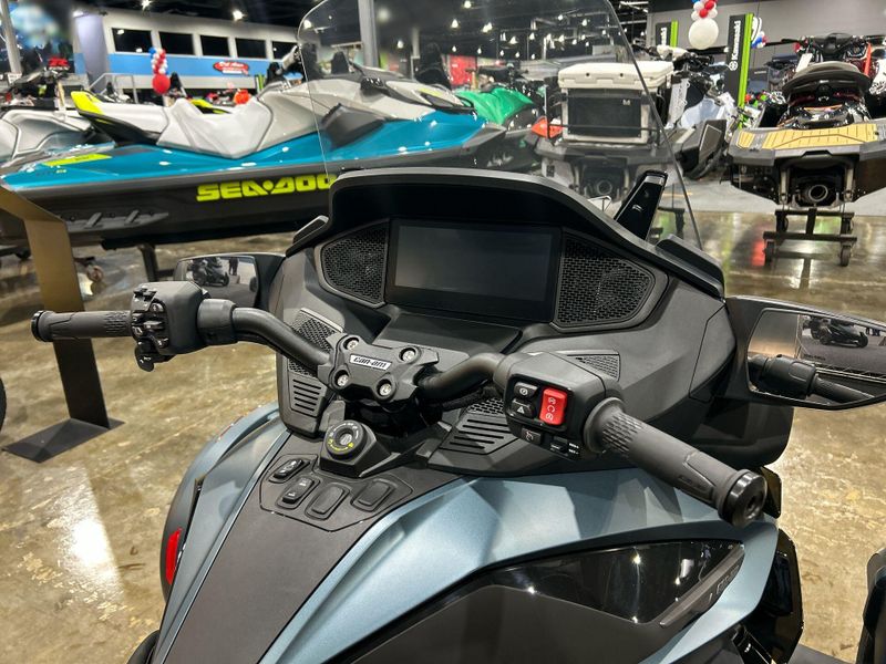 New 2026 Can-Am SPYDER RT (SE6) Image 24