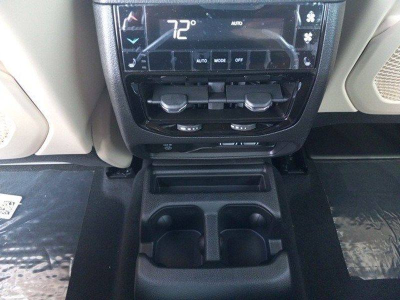 New 2024 Jeep Grand Cherokee L Garavel Jeep Norwalk CT 06851