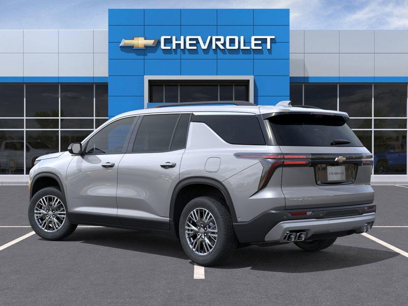 New 2025 Chevrolet Traverse FWD LTImage 3