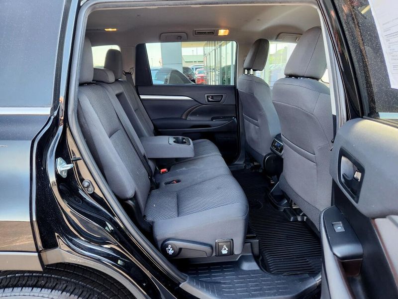 Used 2019 Toyota Highlander LE