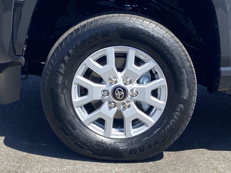 New 2025 Toyota Tacoma SR5Image 8