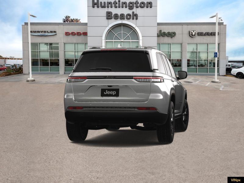2025 Jeep Grand Cherokee Altitude X 4x2Image 14
