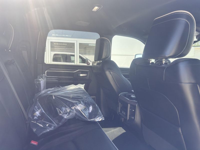 2025 RAM 2500 LaramieImage 17