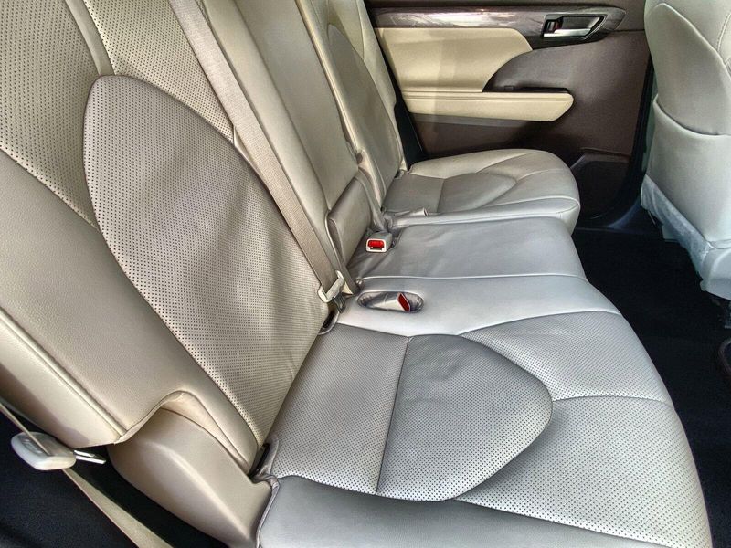 2021 Toyota Highlander LimitedImage 28