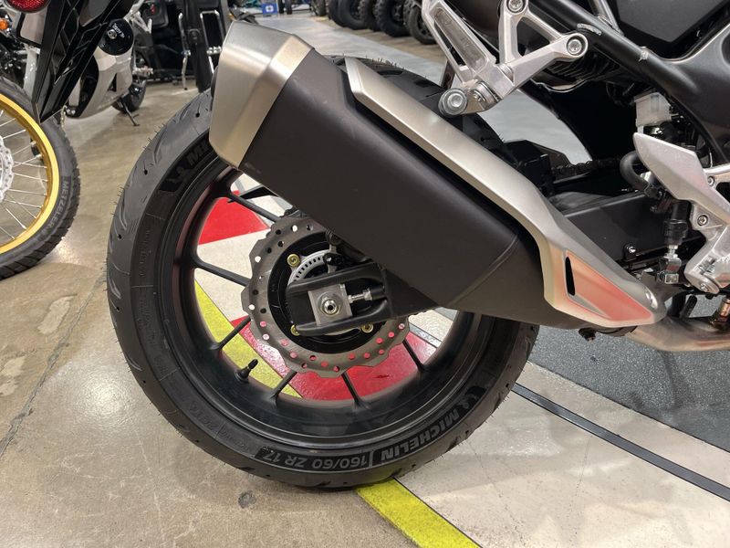 New 2025 Honda CB750 HORNET Image 16