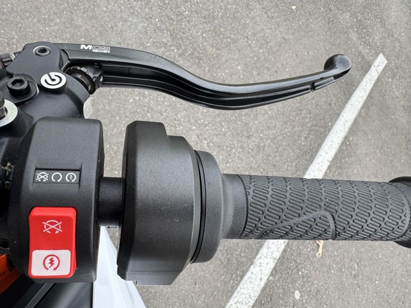 2020 KTM Duke 890 R 