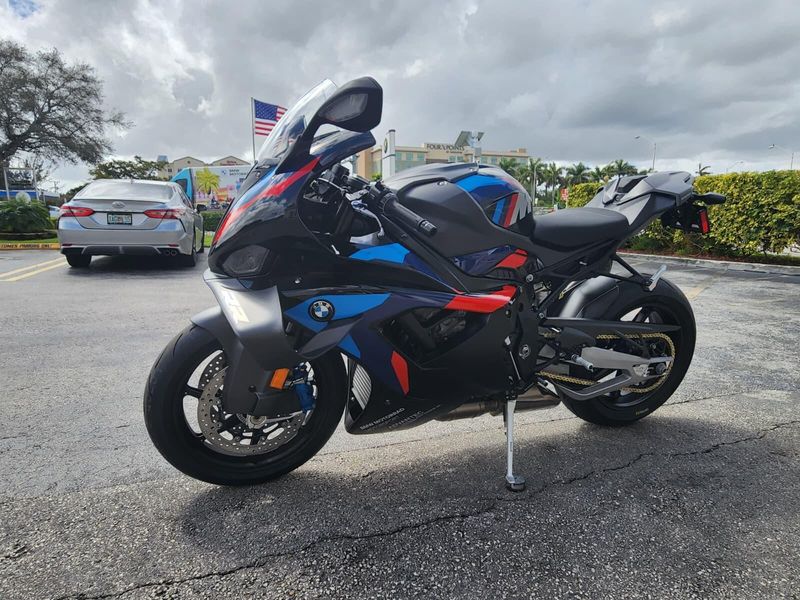 2026 BMW M 1000 RRImage 4