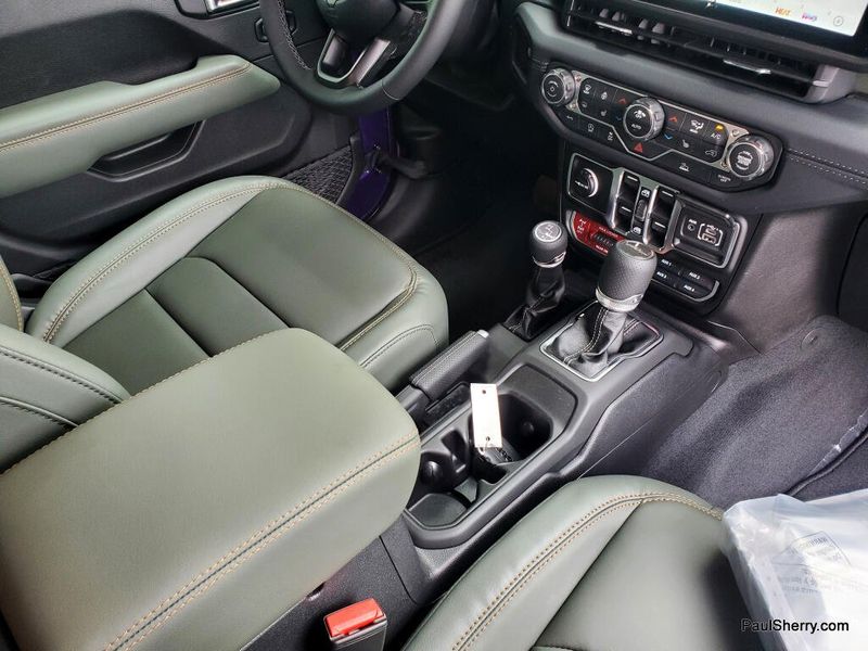 New 2026 Jeep Gladiator Mojave 4x4