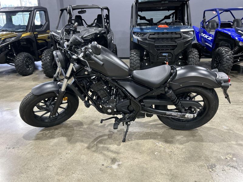 2022 Honda REBEL 300 ABS  in a BLACK exterior color. Del Amo Motorsports of Redondo Beach (424) 390-7811 delamomotorsports.com 