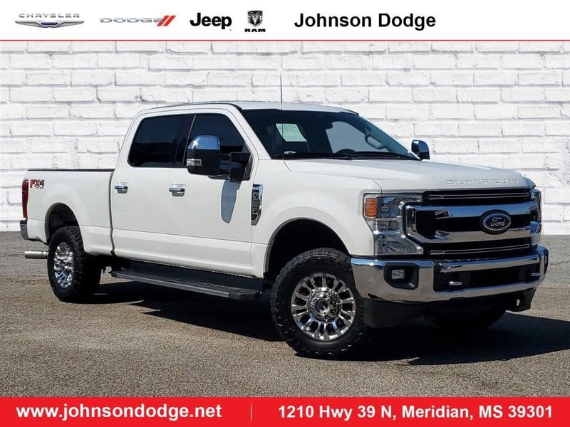 2020 Ford F-250 Lariat in a White exterior color. Johnson Dodge 601-693-6343 pixelmotiondemo.com 