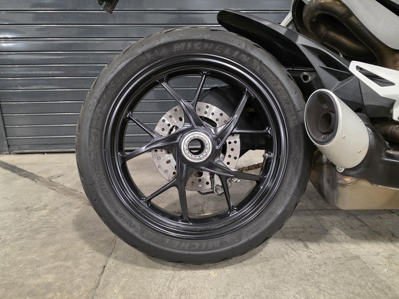Used 2022 Ducati Streetfighter V2 