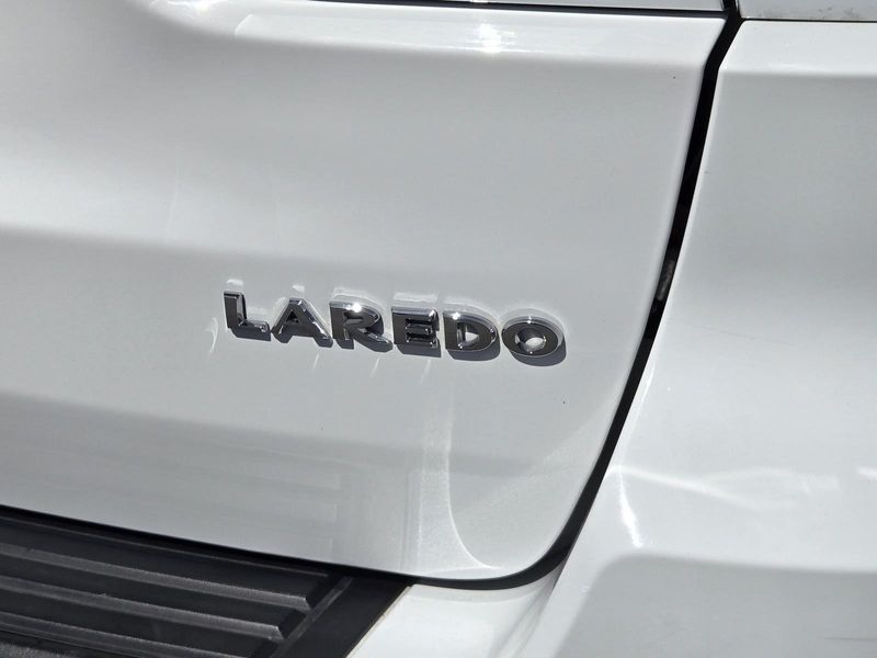 Used 2021 Jeep Grand Cherokee Laredo E 4x2