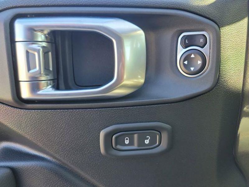 New 2026 Jeep Gladiator Sport S 4x4
