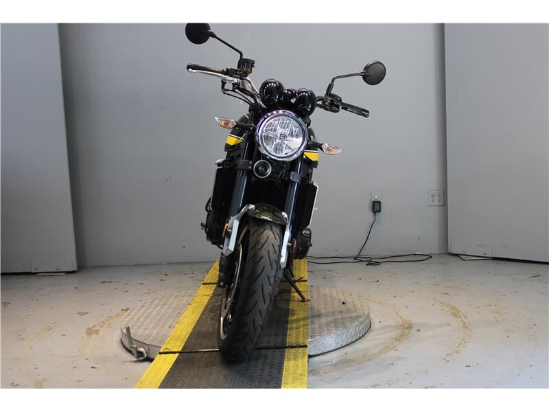 Used 2021 Kawasaki Z900RS Image 2