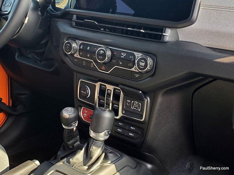 2025 Jeep Wrangler 4-door WillysImage 23