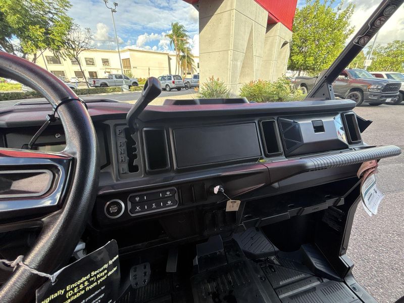 New 2026 Can-Am DEFENDER MAX XT HD11 Image 18