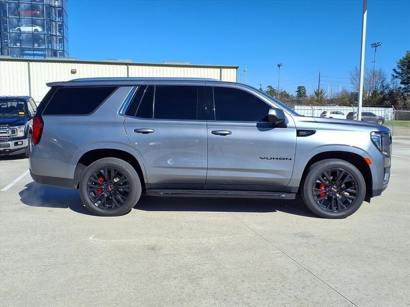 Used 2022 GMC Yukon SLEImage 9