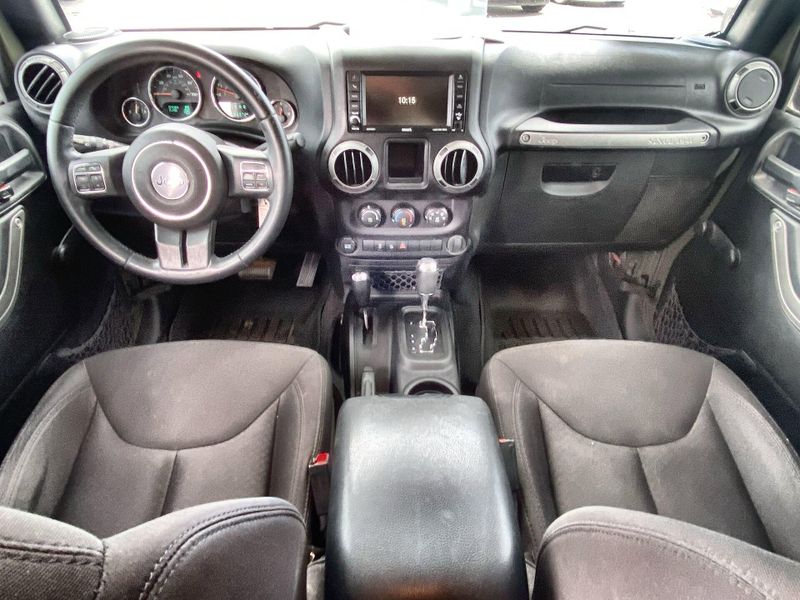 Used 2015 Jeep Wrangler Unlimited SportImage 18