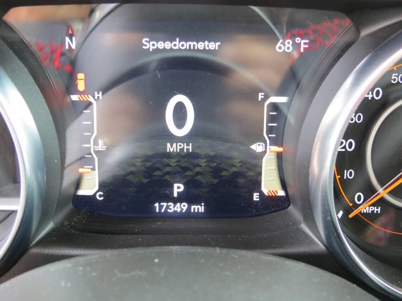 Used 2023 Jeep Wrangler Rubicon 4x4 4dr SUVImage 8