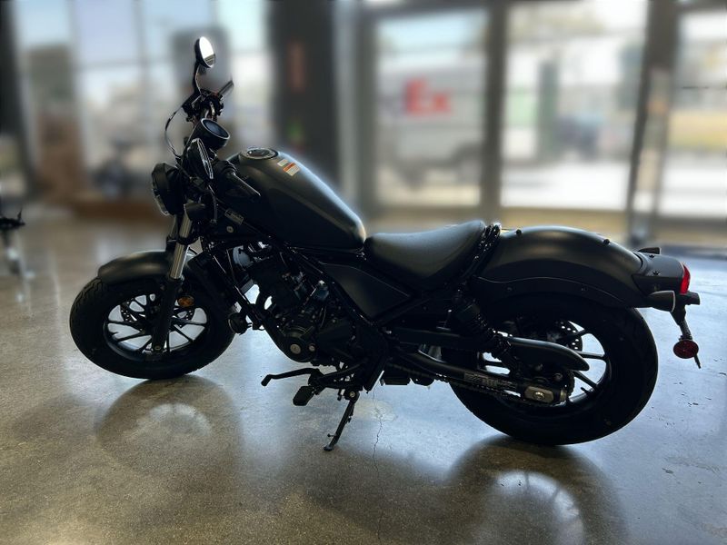 2022 Honda REBEL 300 Image 17