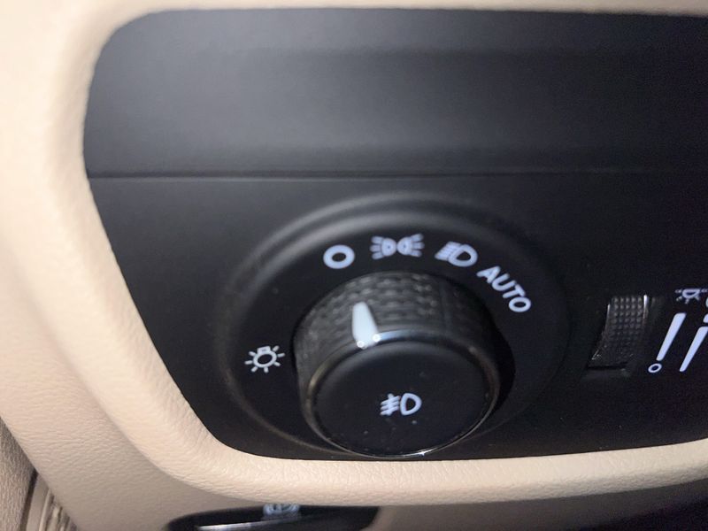 Used 2025 Jeep Grand Cherokee LimitedImage 39