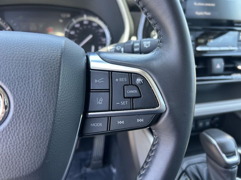 Used 2021 Toyota Highlander XLEImage 30