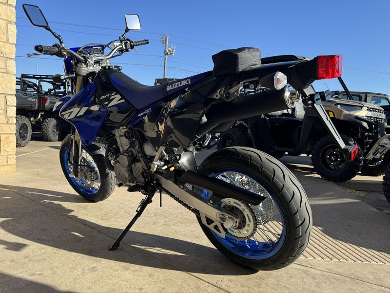 2024 Suzuki DRZ 400SM BLACK AND BLUEImage 5