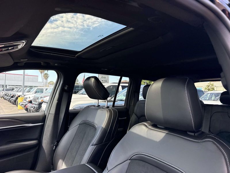 New 2026 Jeep Grand Cherokee Laredo Altitude 4x4