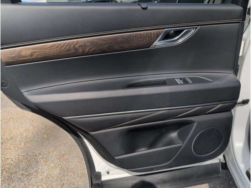 Used 2024 Genesis GV80 2.5T (A8)Image 32