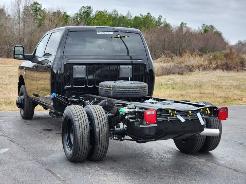 2024 RAM 3500 Tradesman Crew Cab Chassis 4x4 60