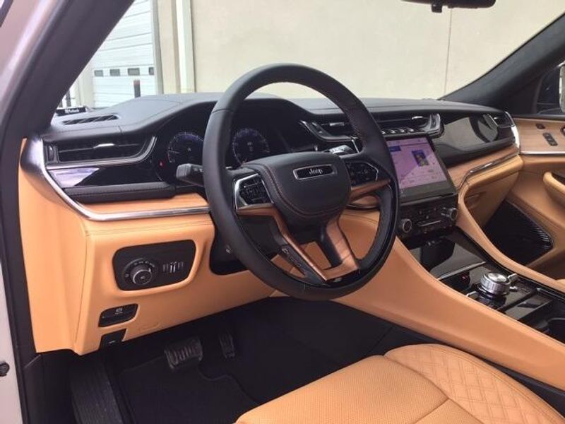 2025 Jeep Grand Cherokee L Summit Reserve 4x4Image 10