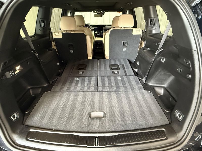 Used 2024 Jeep Grand Cherokee L LimitedImage 8