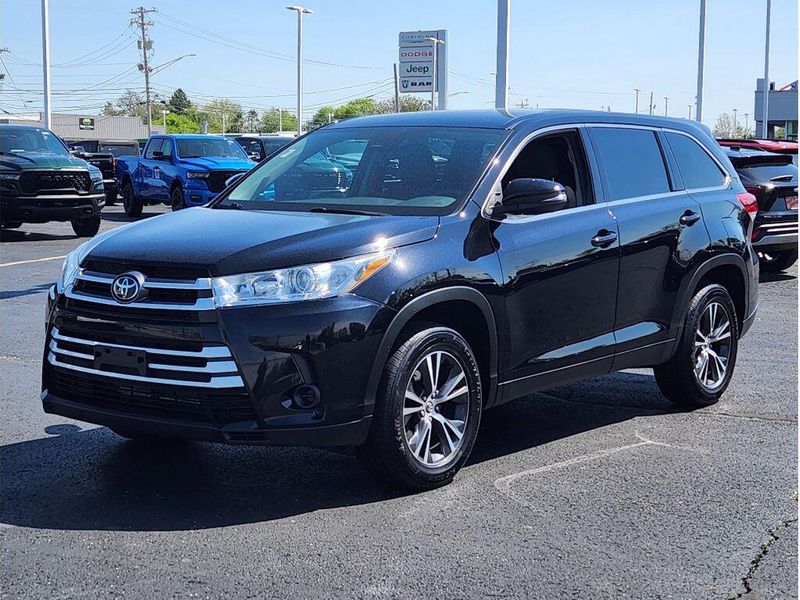 Used 2019 Toyota Highlander LE